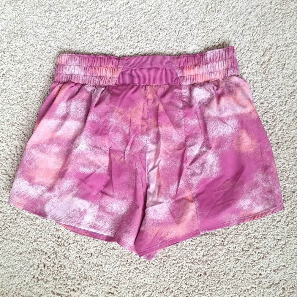 Nike Dri Fit Pink And White Abstract Athletic Running Shorts - Size Medium - NWT